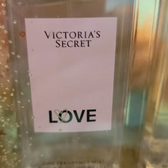 Victoria's Secret 2020 Holiday Set - Picture 4 of 8